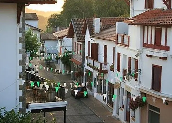 Confortable Avec Jardin Et Parking à - Fr-1-4-703